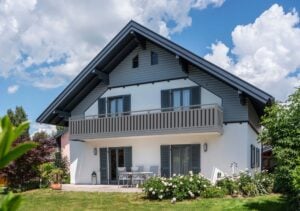 yama balkongelaender mit alu sprossen zweilagig fuer besonderen tiefeneffekt foto montage 1